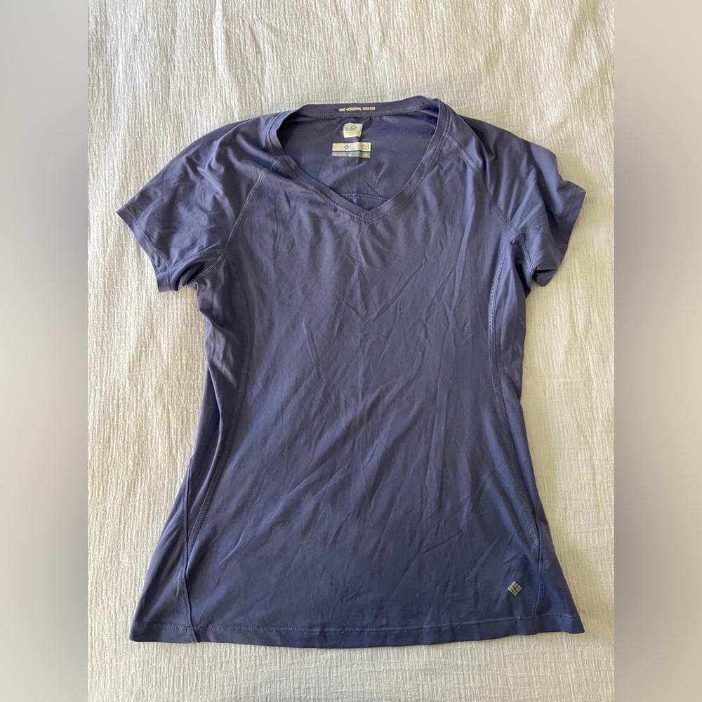 Columbia UV women’s short sleeve vneck shirt